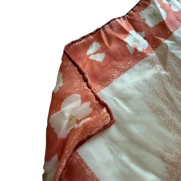 Vena Red White Floral Square Scarf Crab Signature 25" x 25" - Picture 3 of 4